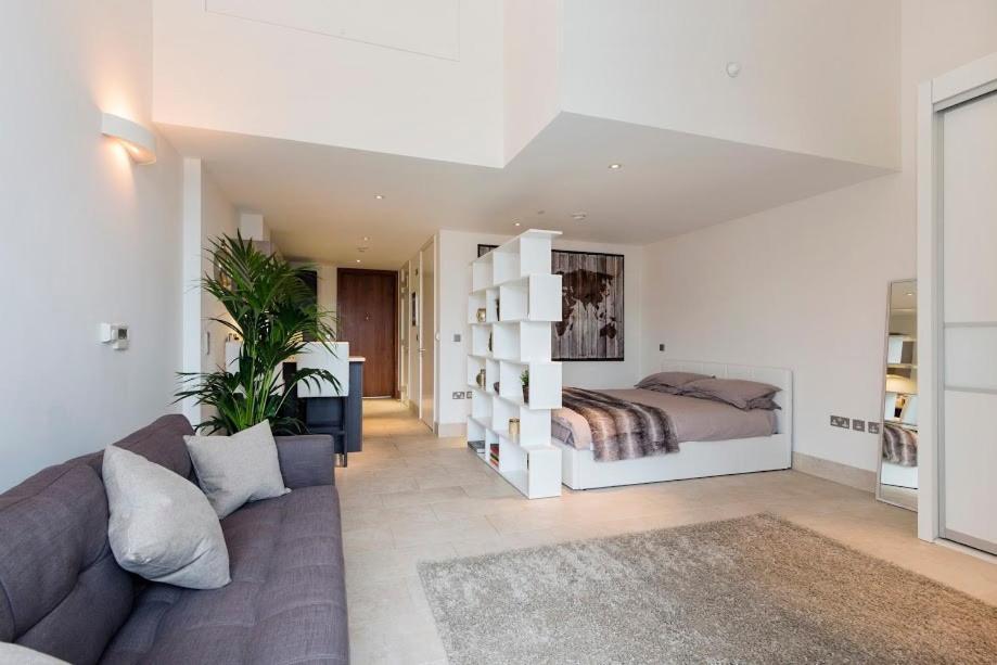 Elegant Penthouse Retreat Near Bridgecheckhostprofile Appartement Londres